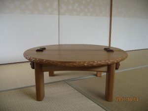 アンティークモダン家具の折りたたみ座卓（ちゃぶ台）